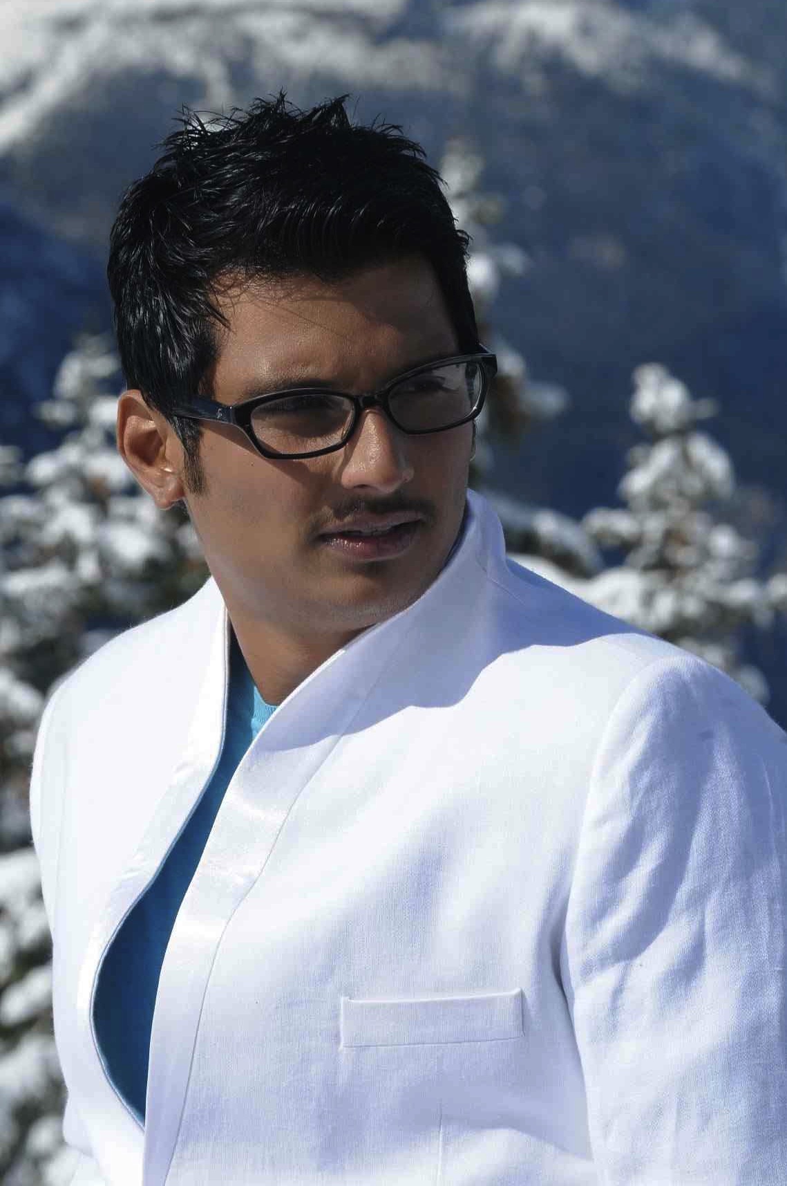 Vandhaan Vendraan Movie hd photo