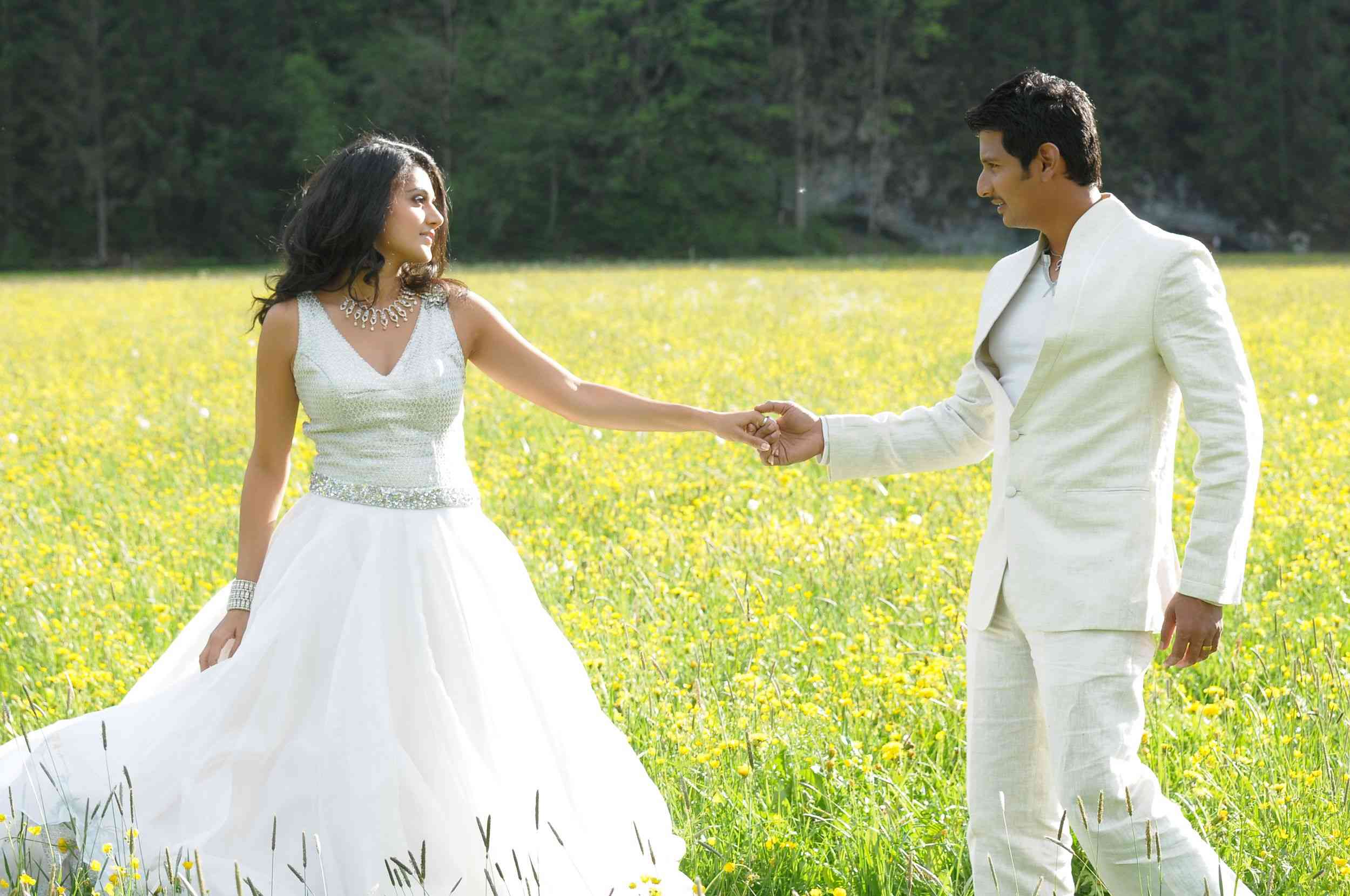 Vandhaan Vendraan Movie hd photo