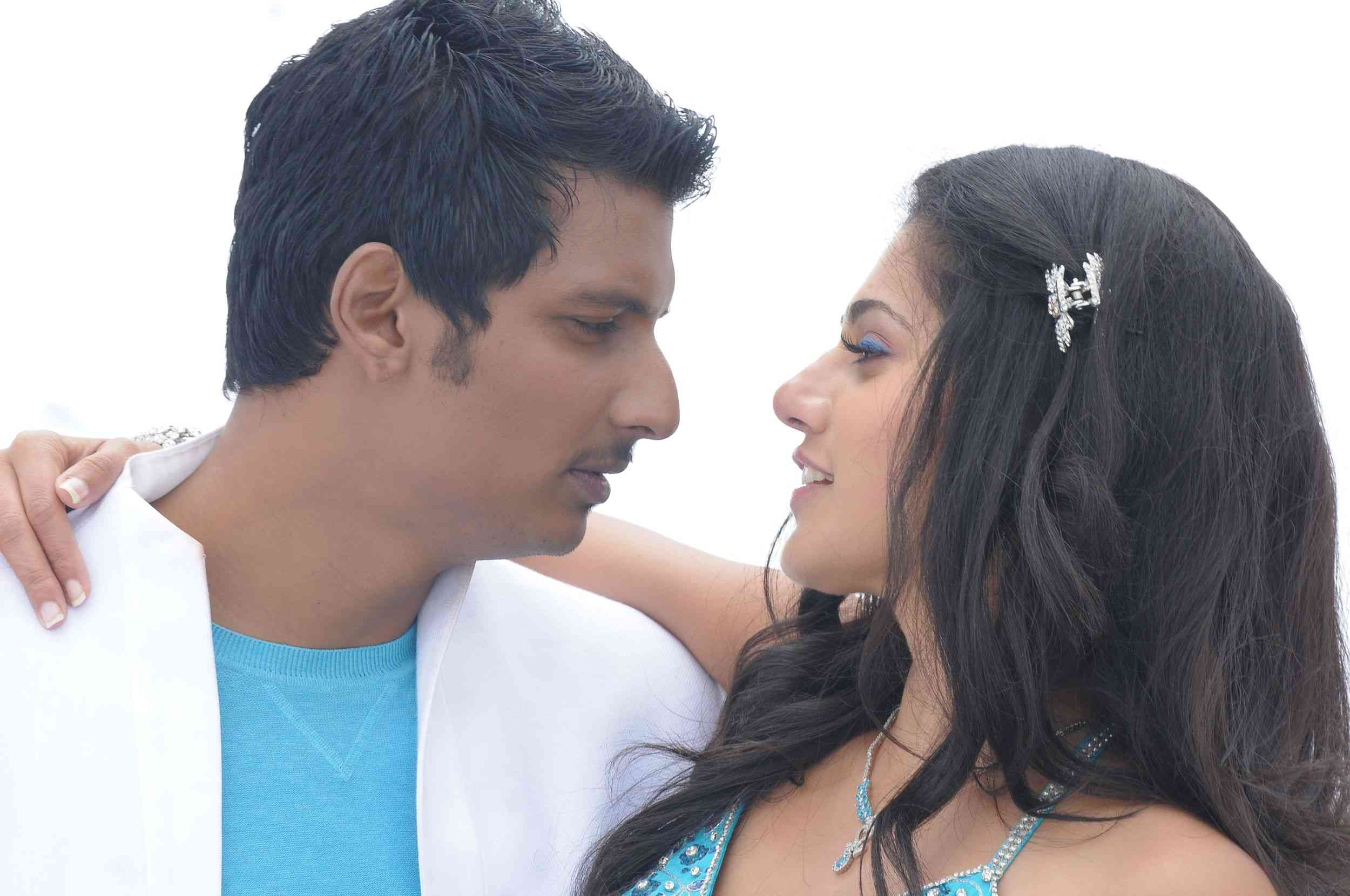 Vandhaan Vendraan Movie hd photo