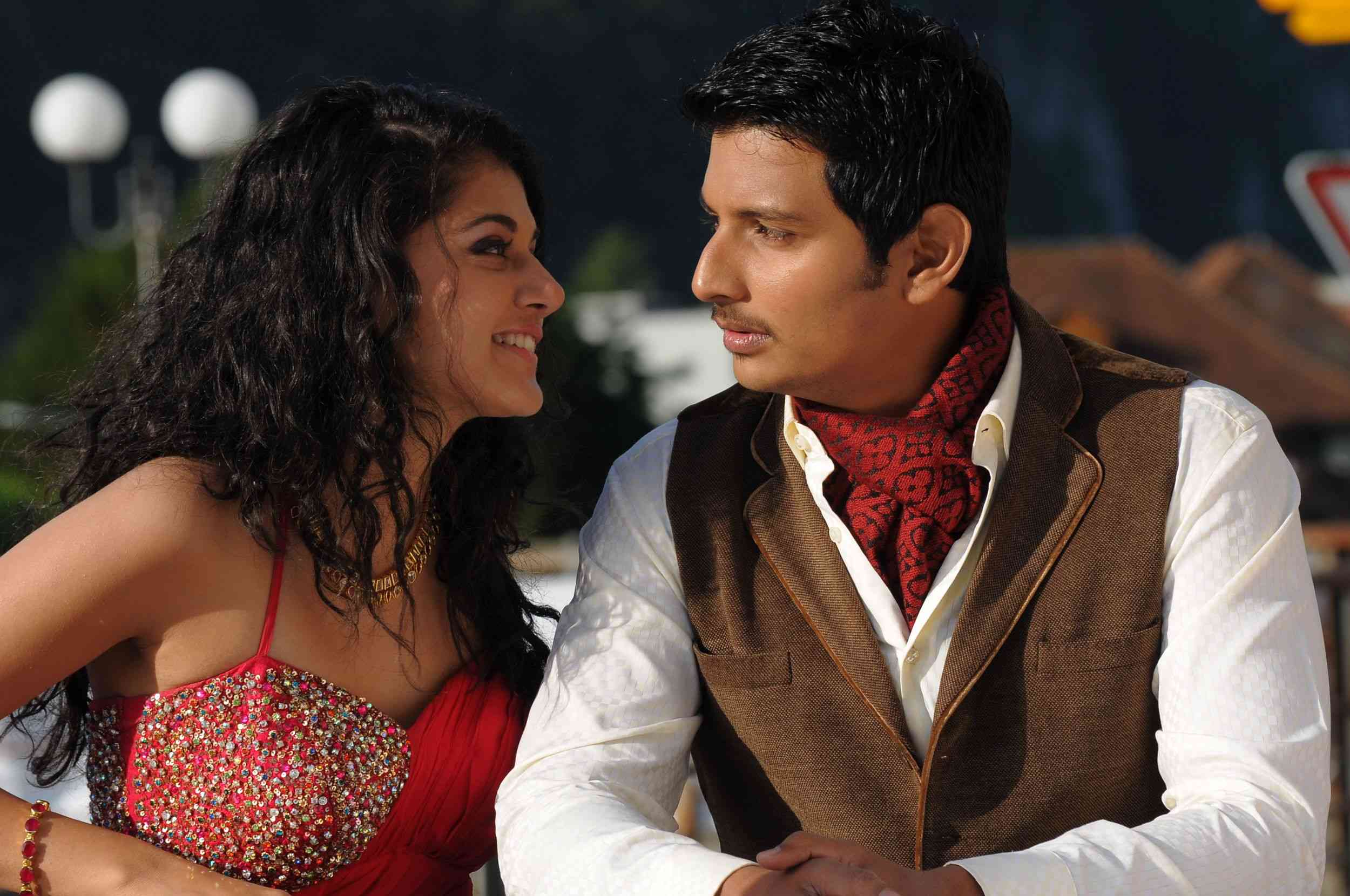 Vandhaan Vendraan Movie hd photo