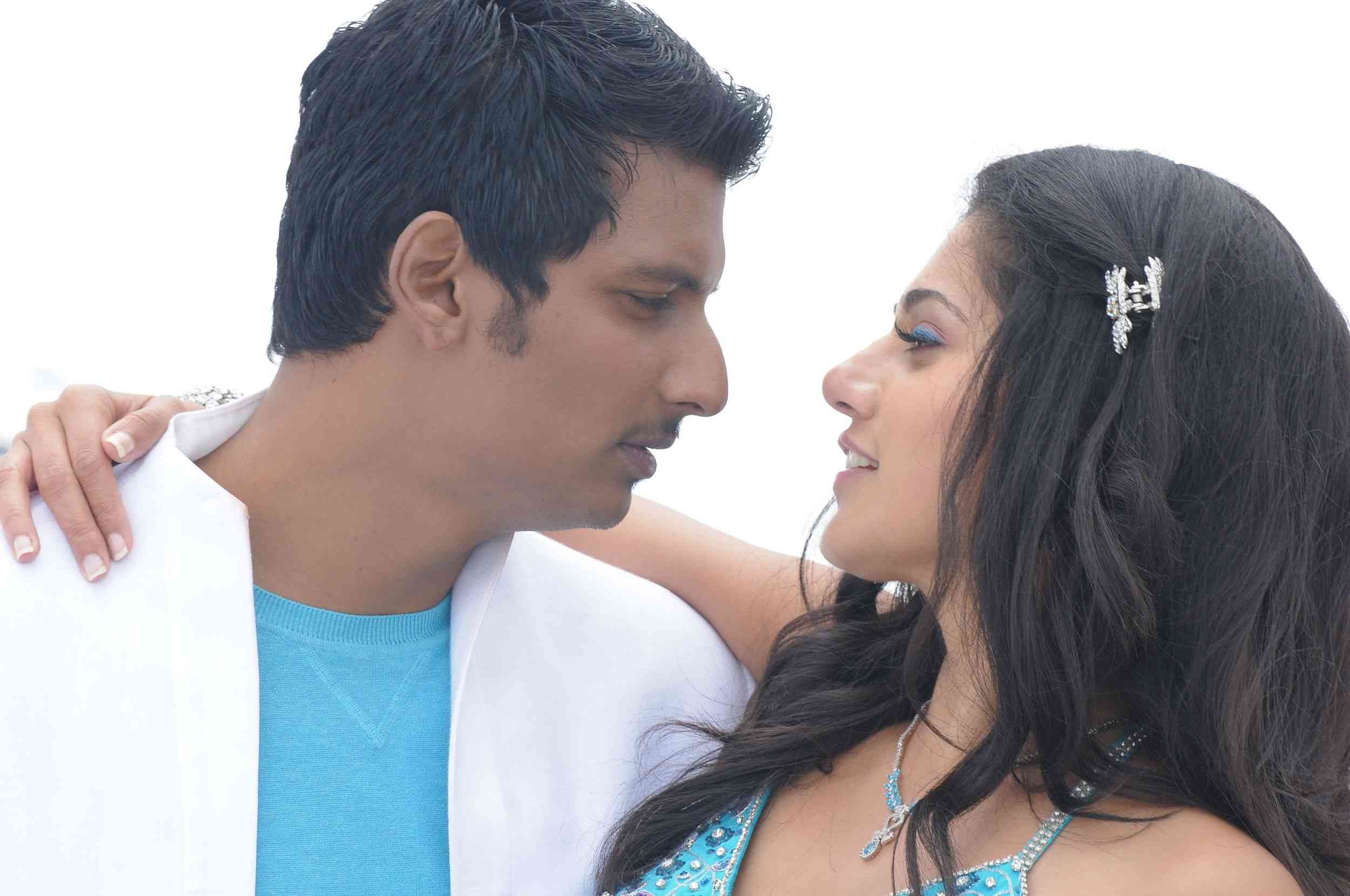 Vandhaan Vendraan Movie hd photo