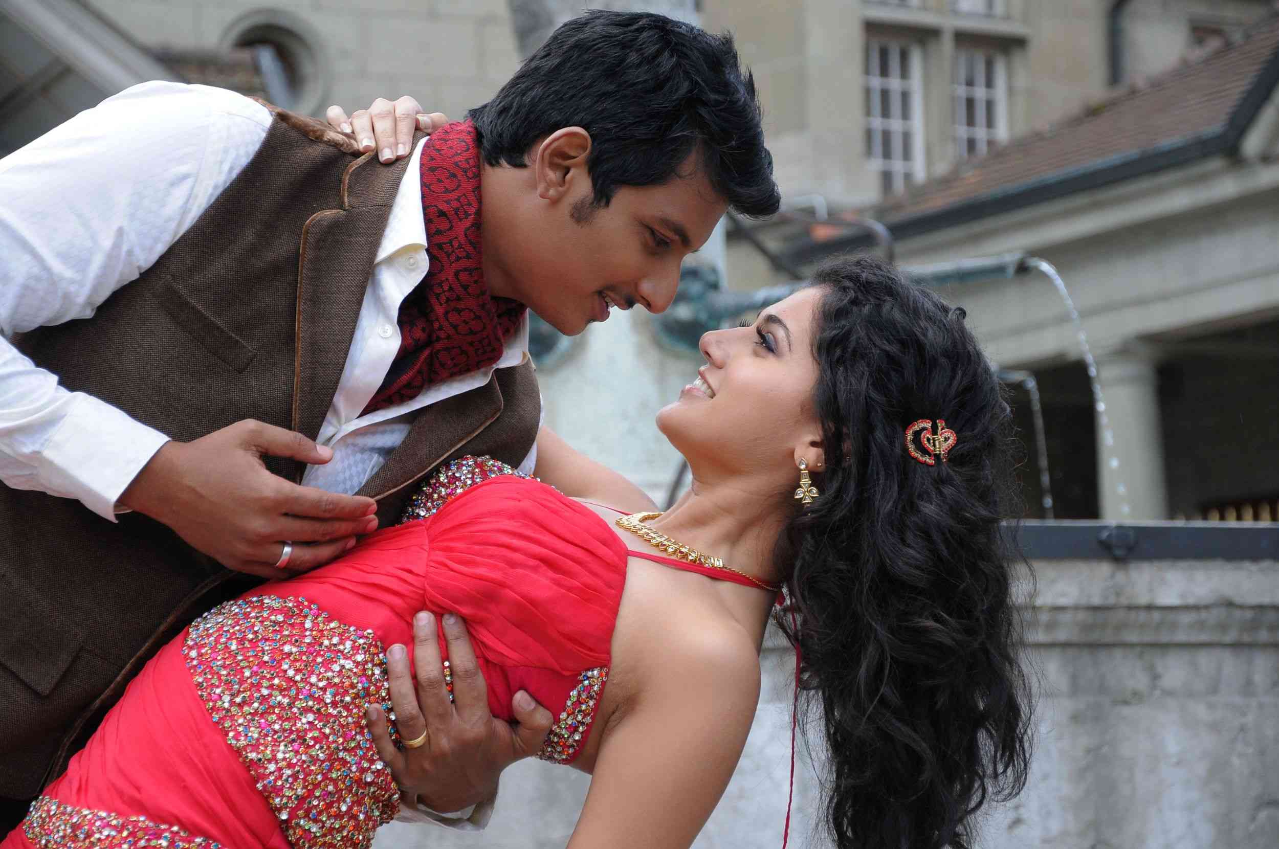 Vandhaan Vendraan Movie hd photo