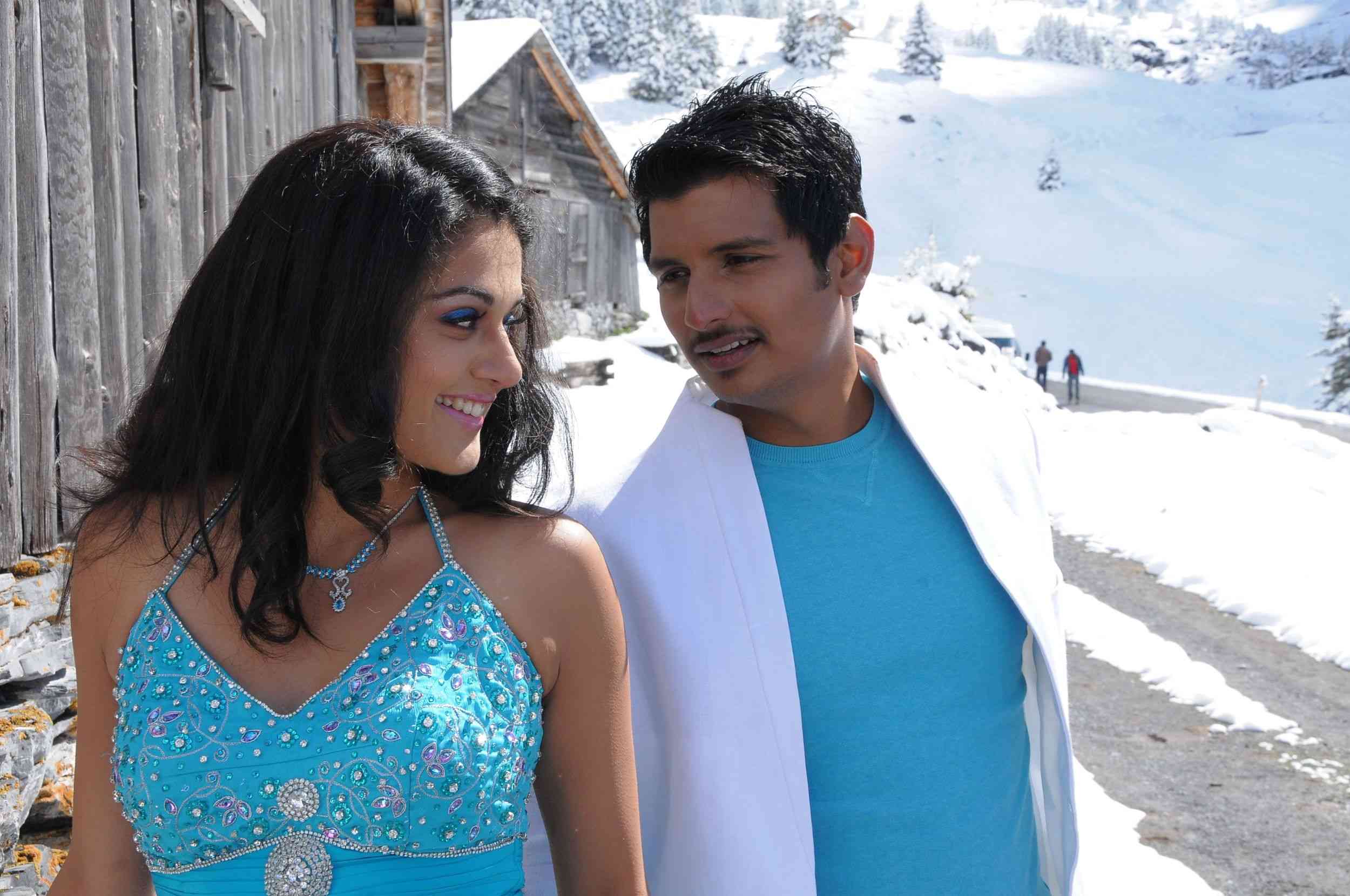 Vandhaan Vendraan Movie hd photo