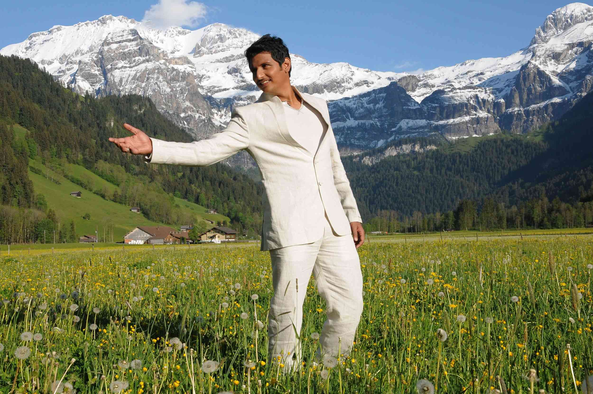 Vandhaan Vendraan Movie hd photo