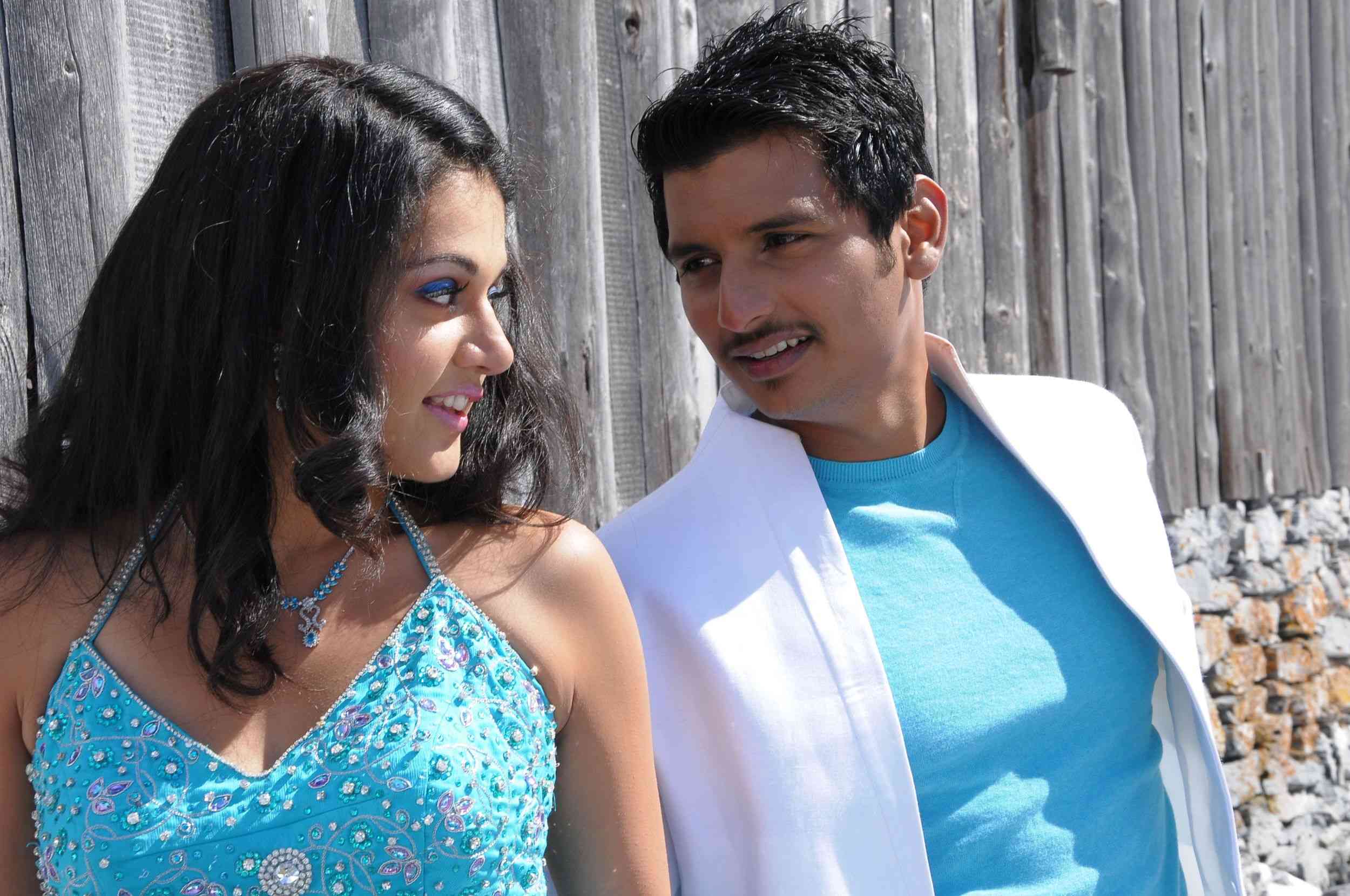 Vandhaan Vendraan Movie hd photo