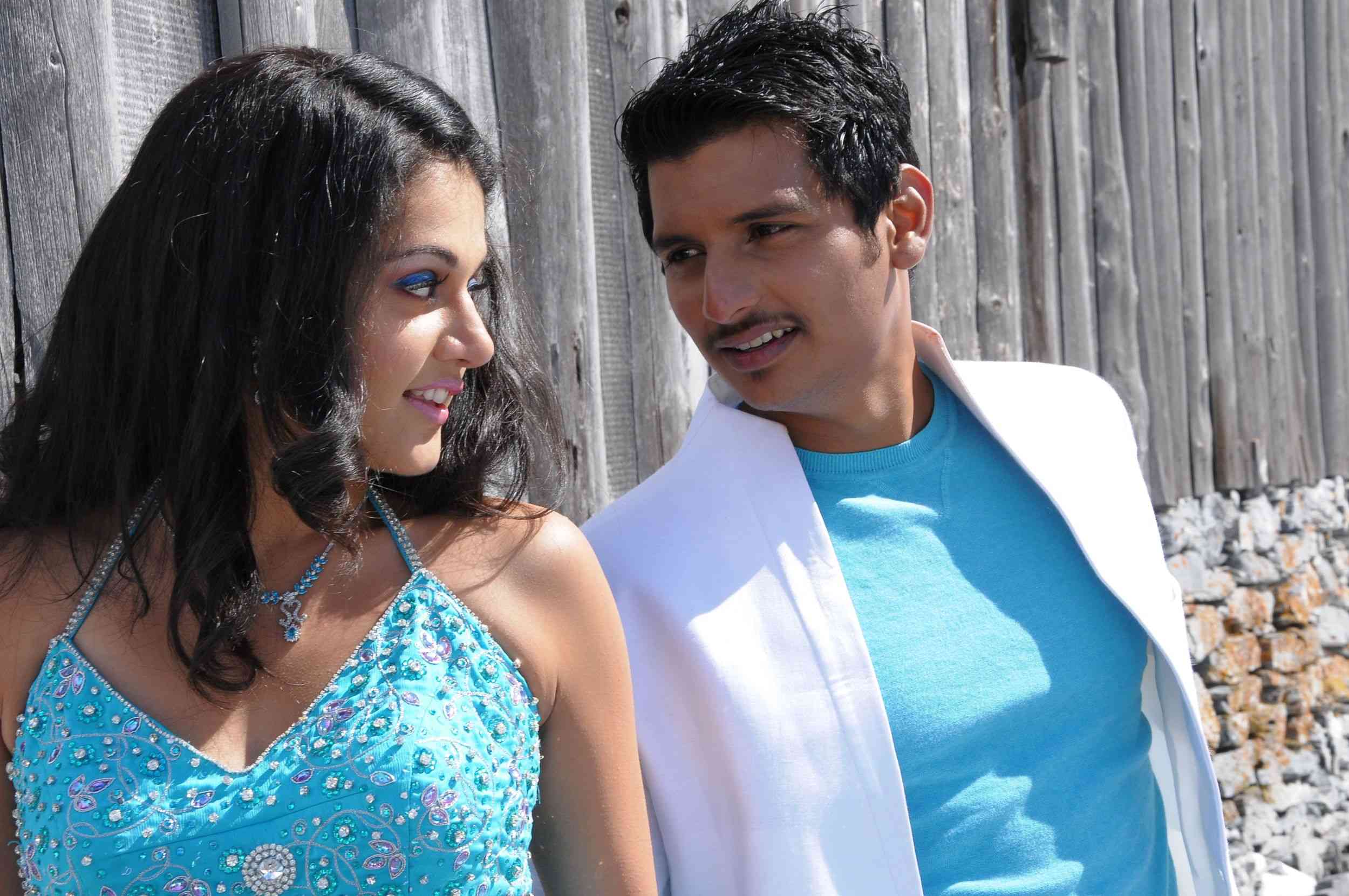 Vandhaan Vendraan Movie hd photo
