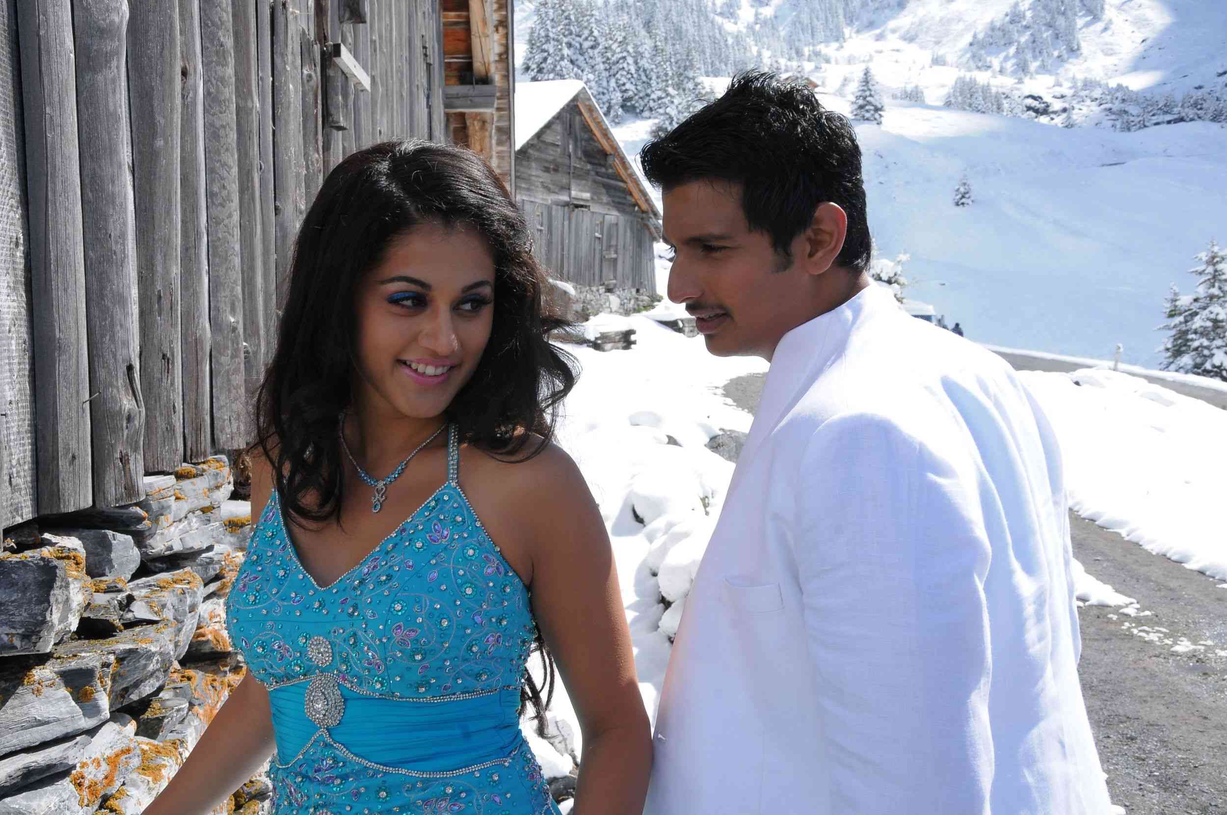 Vandhaan Vendraan Movie hd photo