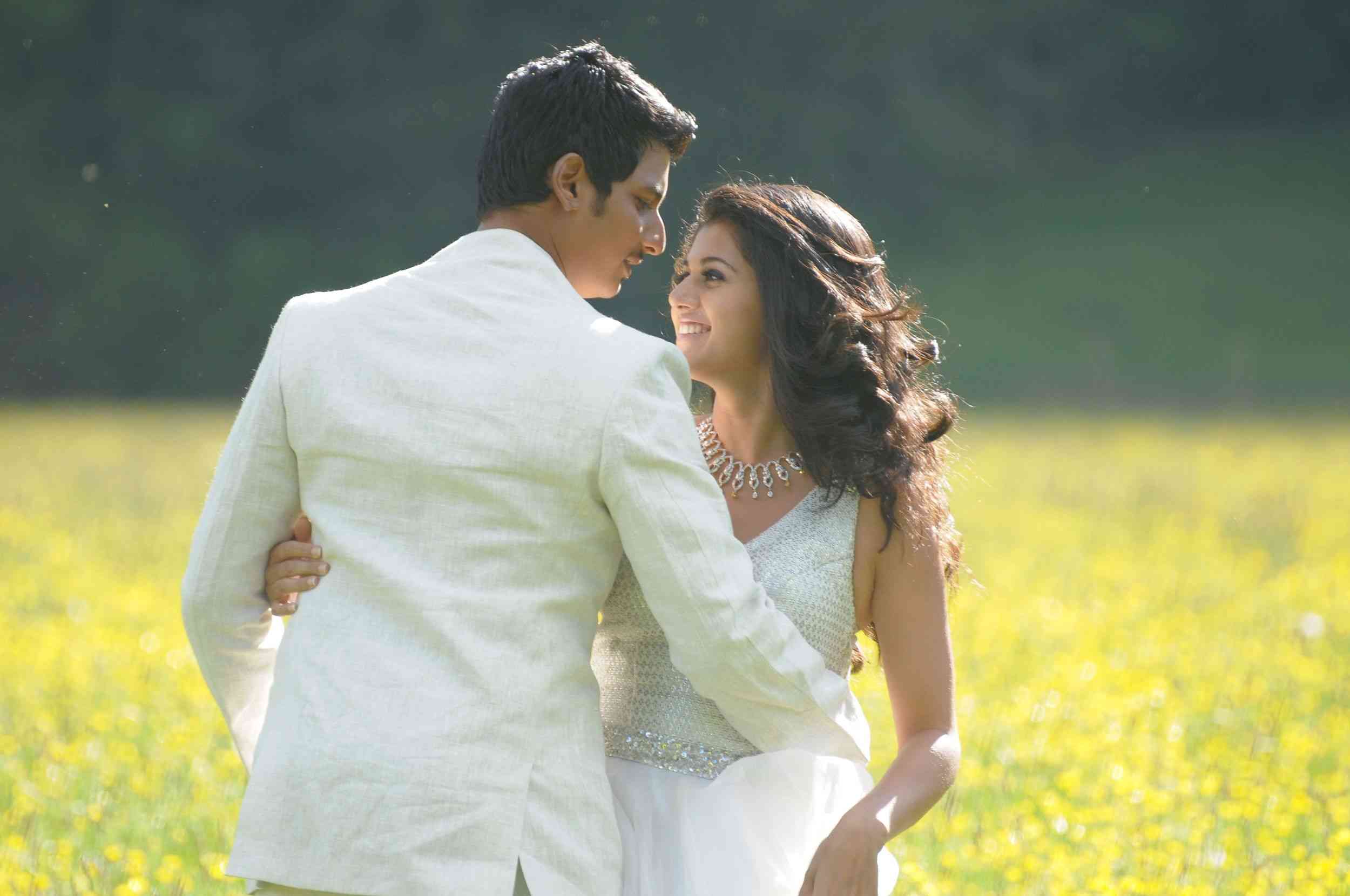 Vandhaan Vendraan Movie hd photo