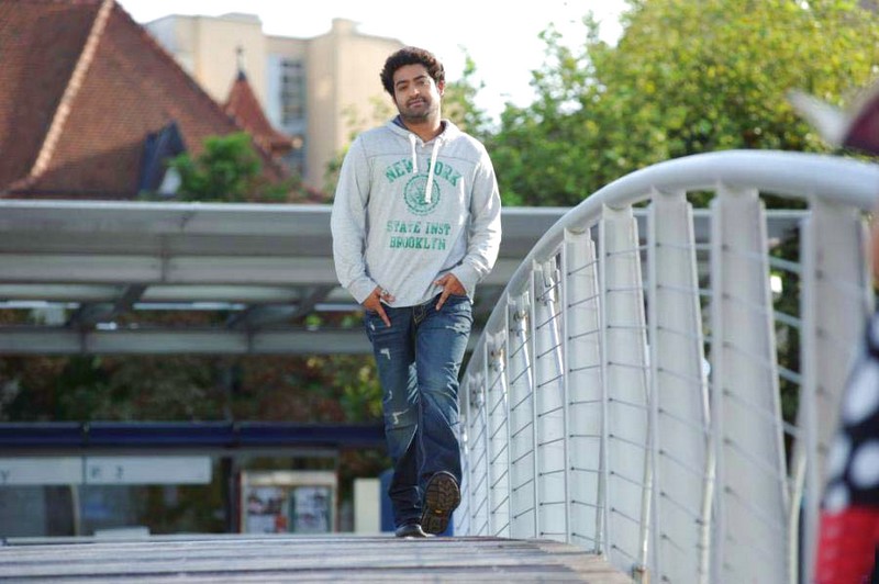 Oosaravelli Movie hd photo