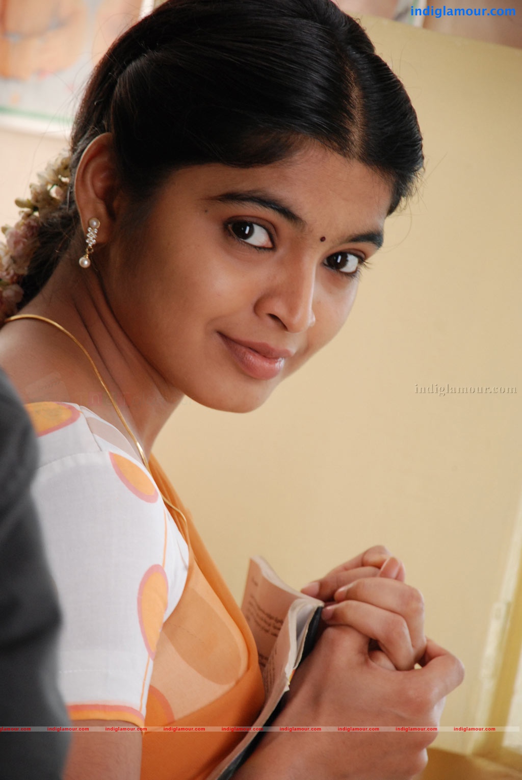 Kollaikaran Movie hd photo