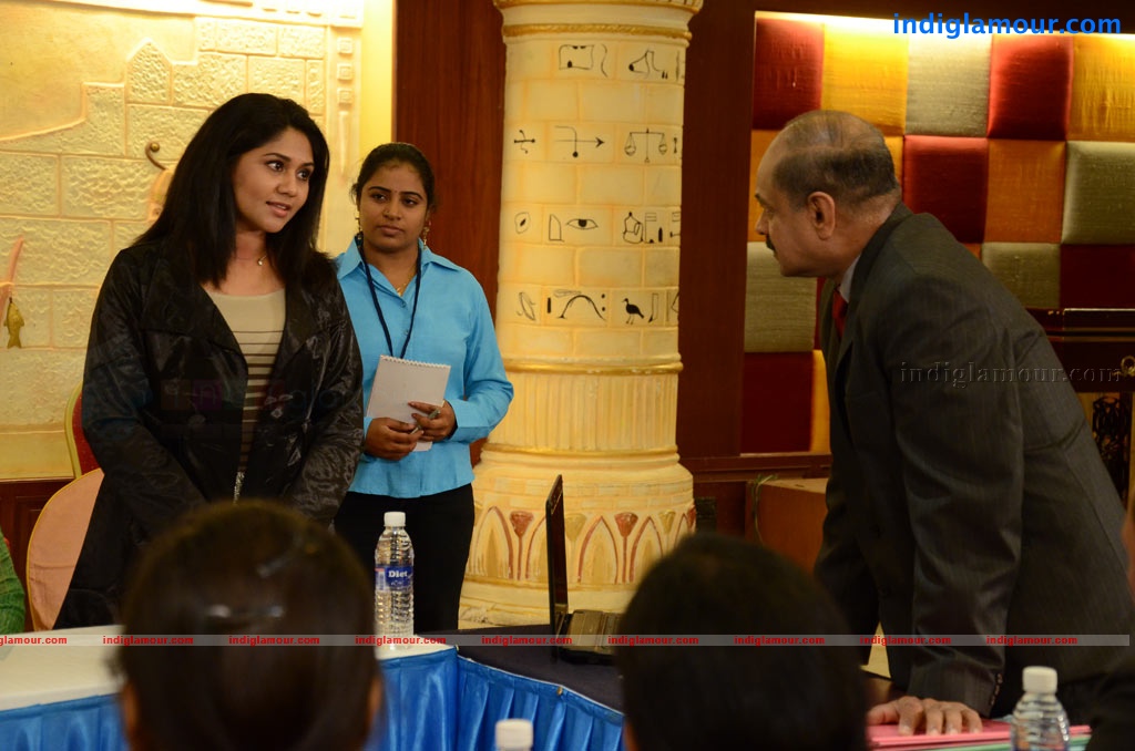 Oru Nadigayin Vakku Moolam Movie hd photo