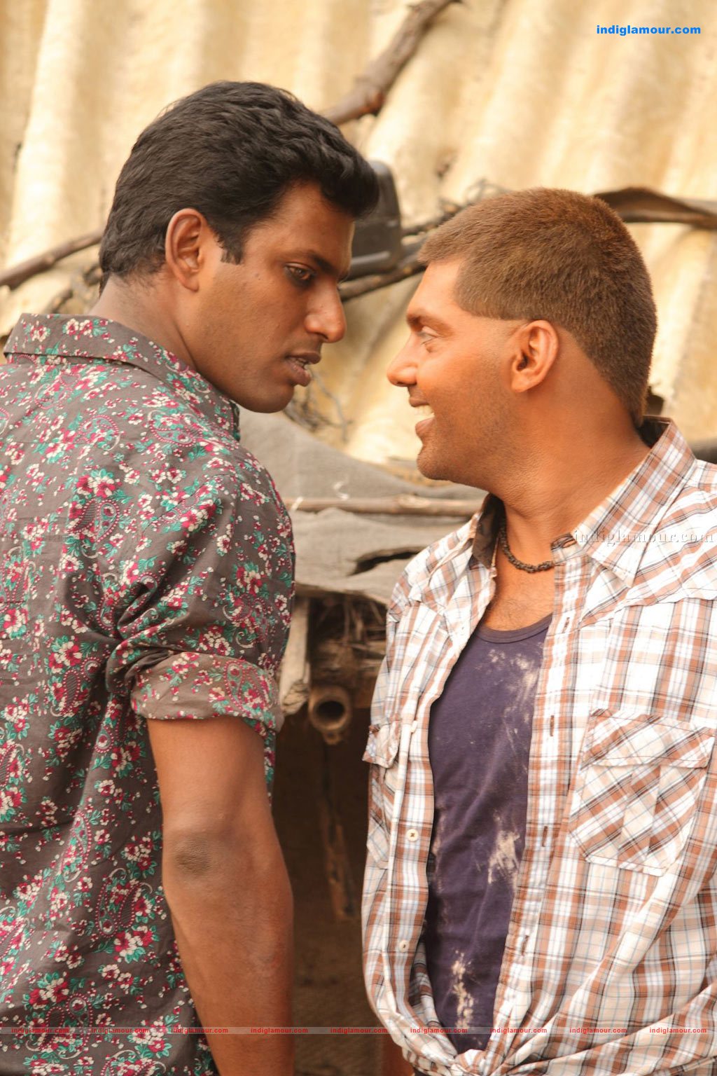 Avan Ivan Movie hd photo
