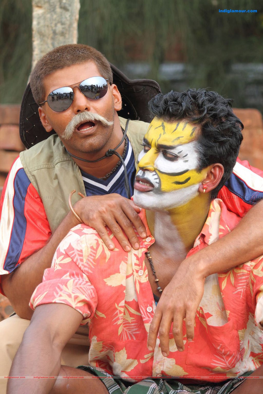 Avan Ivan Movie hd photo