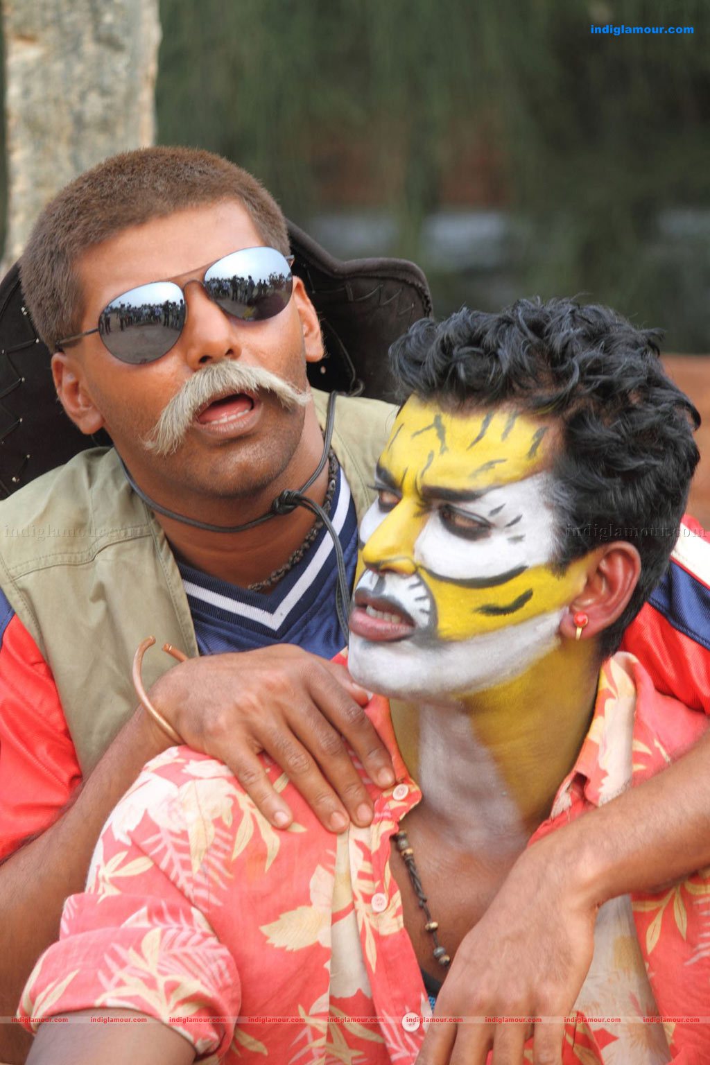 Avan Ivan Movie hd photo