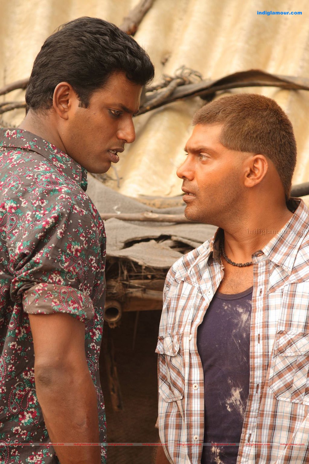 Avan Ivan Movie hd photo