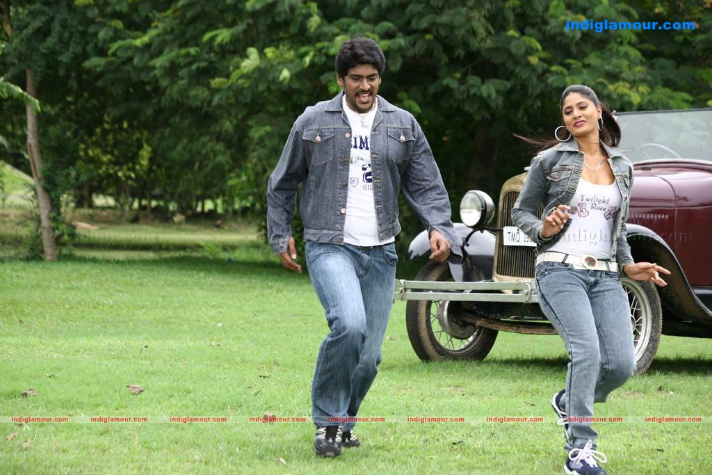 Madhuvum Mythiliyum Movie hd photo