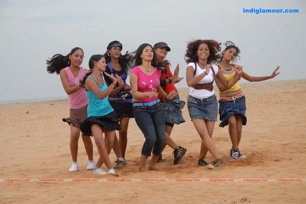 Madhuvum Mythiliyum Movie hd photo