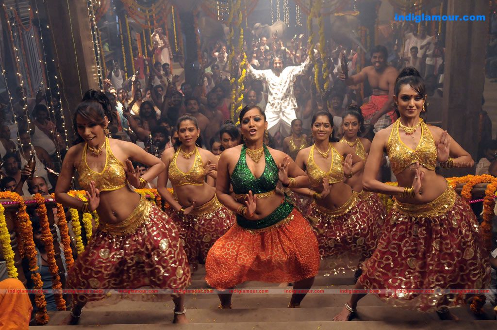 Siruthai Movie hd photo