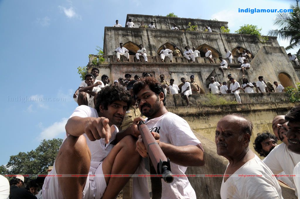 Siruthai Movie hd photo