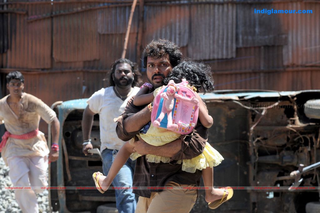 Siruthai Movie hd photo