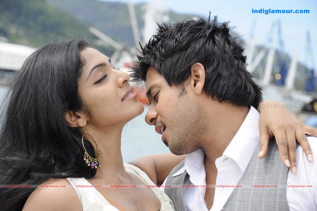 Yuvan Yuvathi Movie hd photo