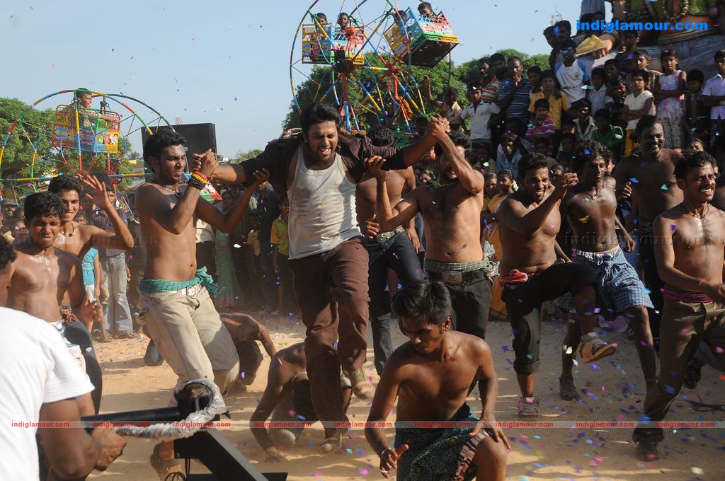 Aayiram Vilakku Movie hd photo