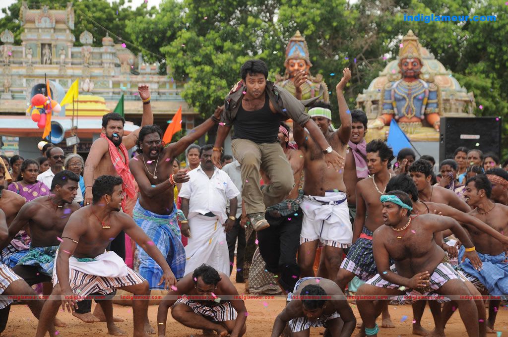 Aayiram Vilakku Movie hd photo