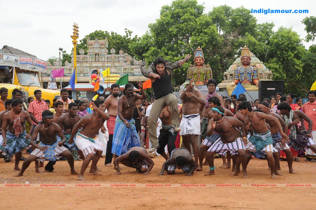 Aayiram Vilakku Movie hd photo