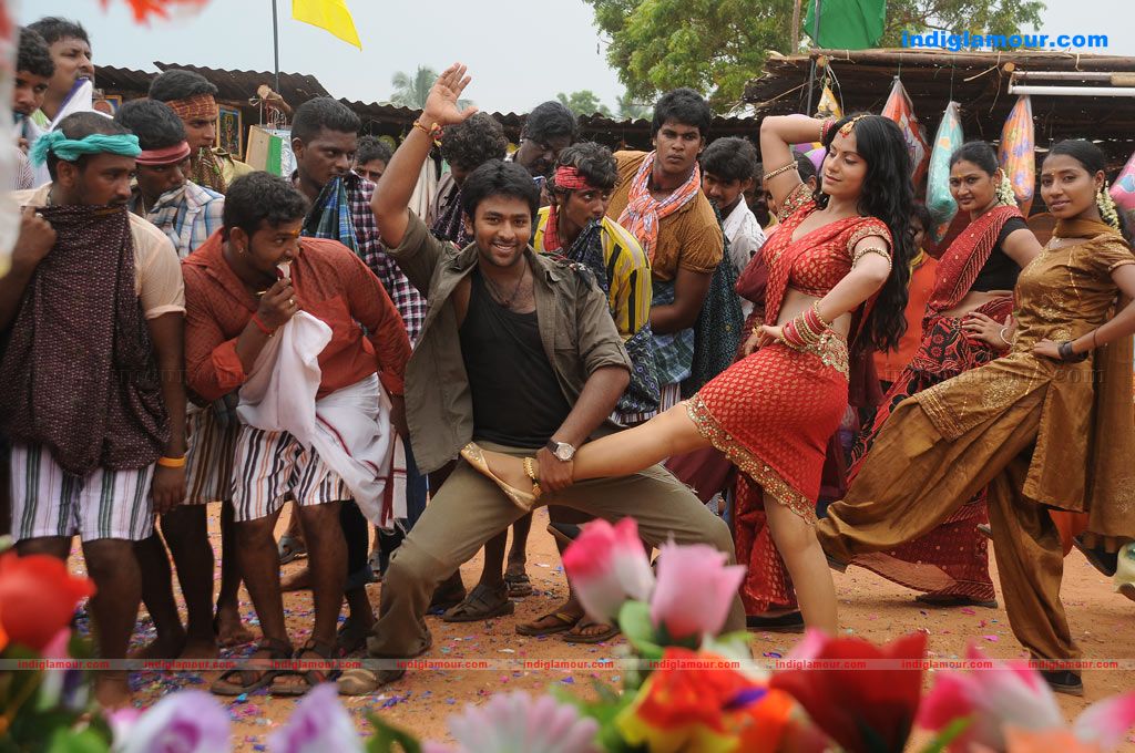 Aayiram Vilakku Movie hd photo