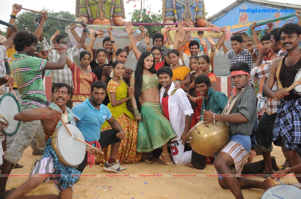 Aayiram Vilakku Movie hd photo