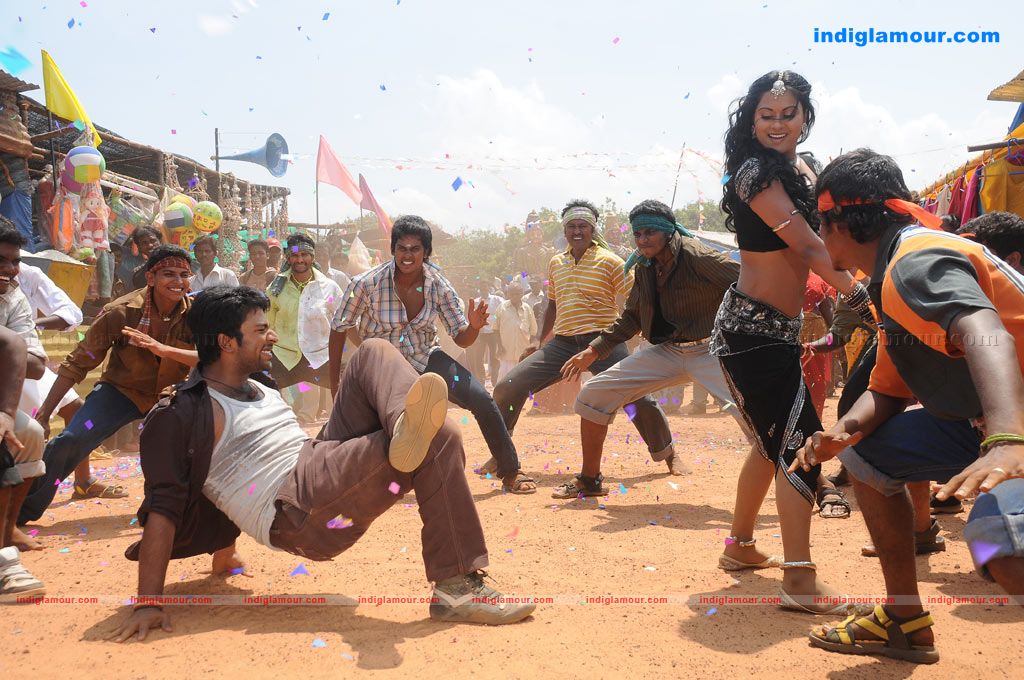 Aayiram Vilakku Movie hd photo