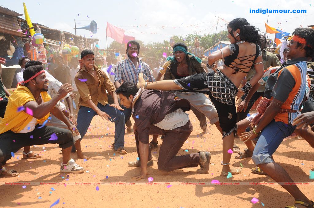 Aayiram Vilakku Movie hd photo