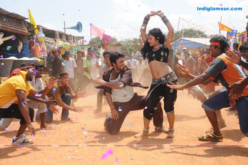 Aayiram Vilakku Movie hd photo