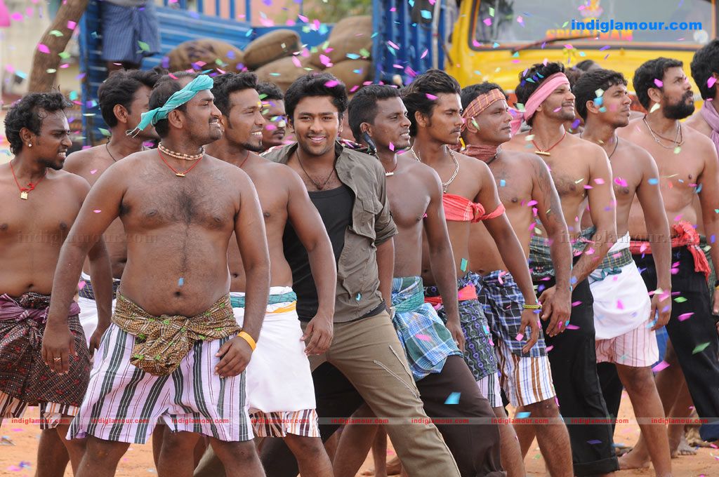 Aayiram Vilakku Movie hd photo