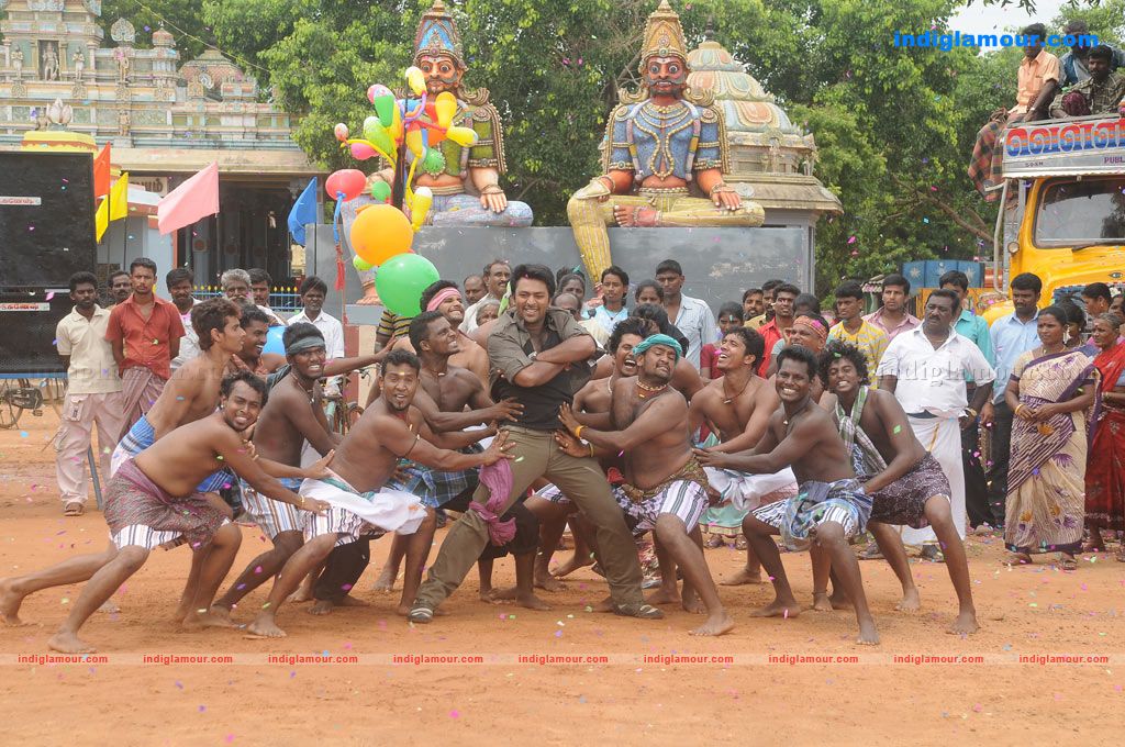 Aayiram Vilakku Movie hd photo
