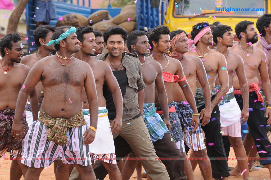 Aayiram Vilakku Movie hd photo