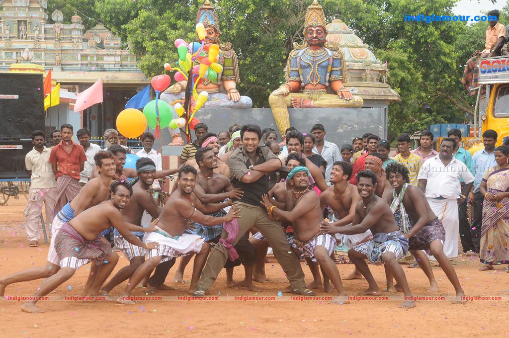 Aayiram Vilakku Movie hd photo