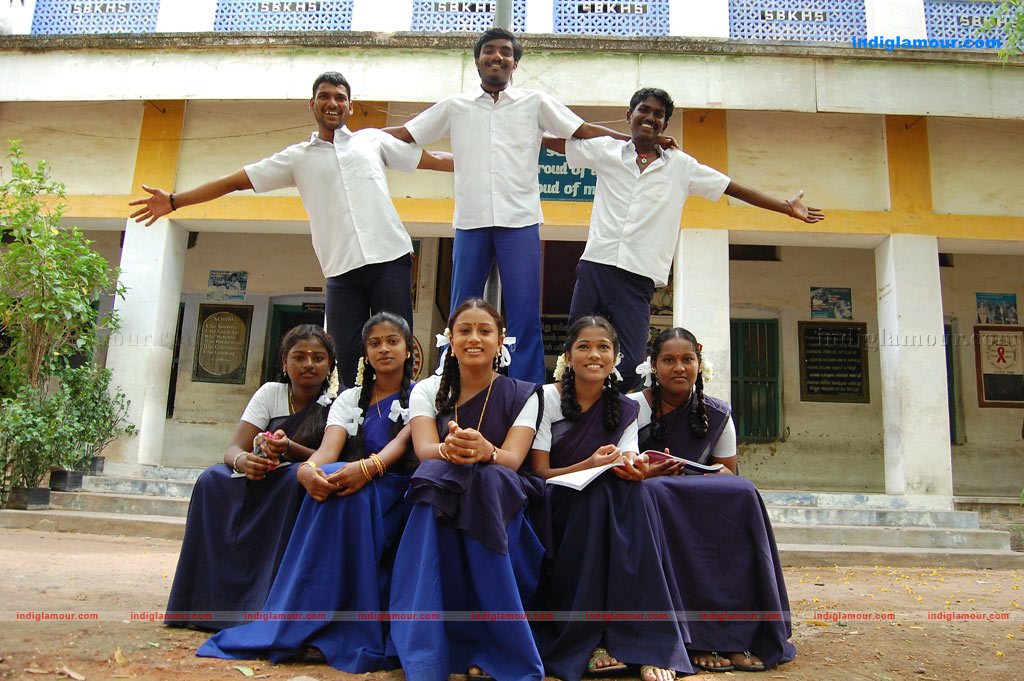 Arumbu Meesai Kurumbu Paarvai Movie hd photo