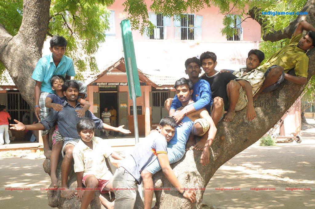Arumbu Meesai Kurumbu Paarvai Movie hd photo