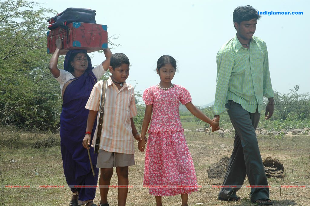 Arumbu Meesai Kurumbu Paarvai Movie hd photo
