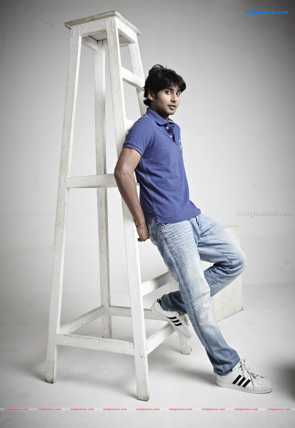 Ponmaalai Pozhudhu Movie hd photo
