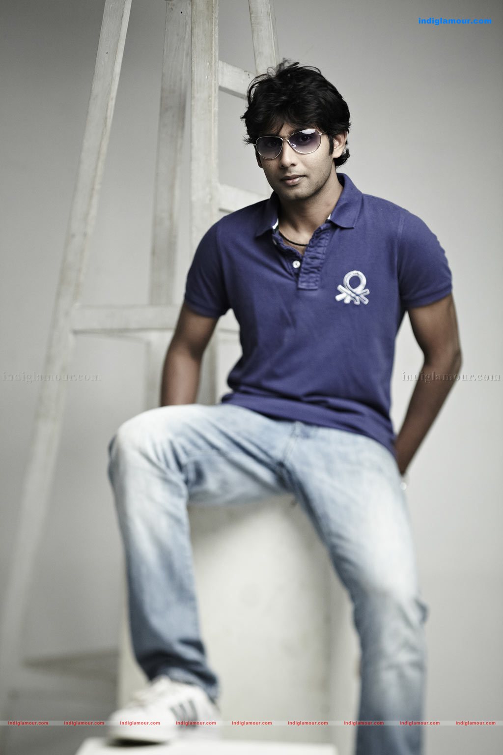 Ponmaalai Pozhudhu Movie hd photo