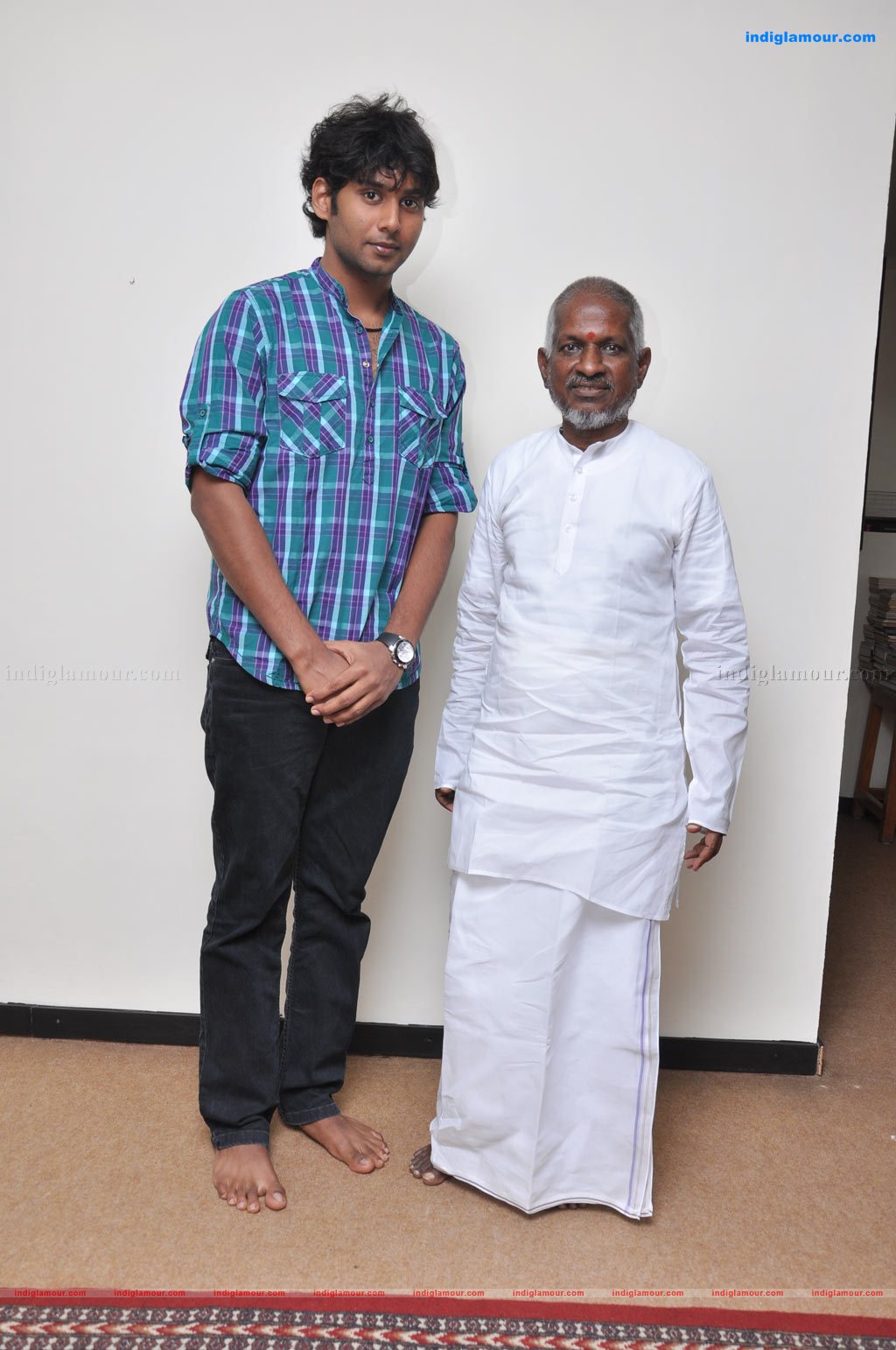 Ponmaalai Pozhudhu Movie hd photo