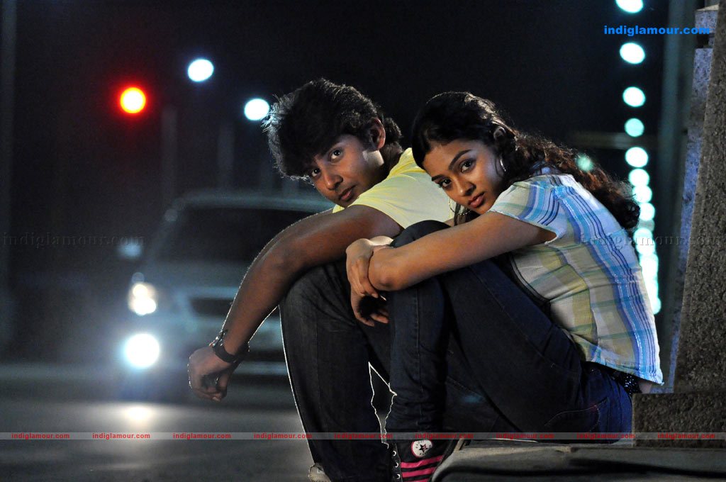 Ponmaalai Pozhudhu Movie hd photo