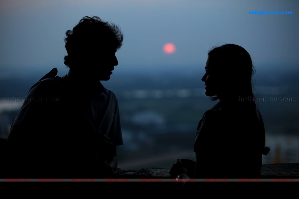 Ponmaalai Pozhudhu Movie hd photo