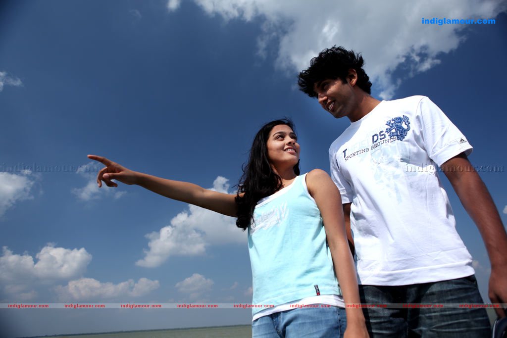 Ponmaalai Pozhudhu Movie hd photo