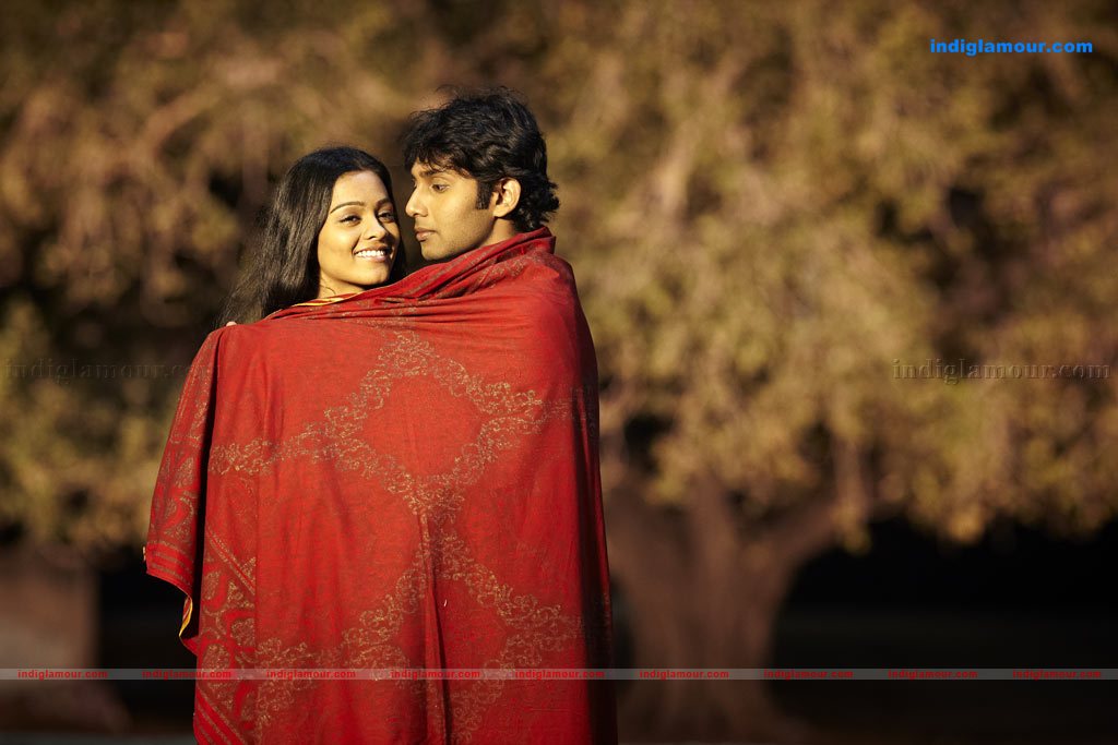 Ponmaalai Pozhudhu Movie hd photo