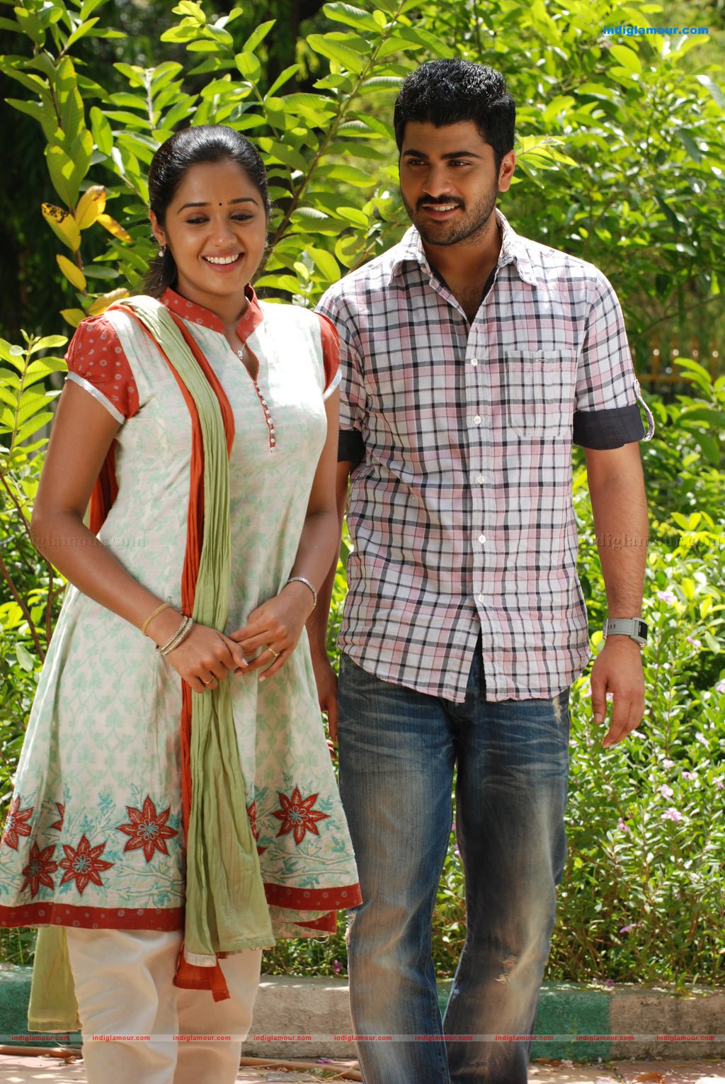Engeyum Eppothum Movie hd photo