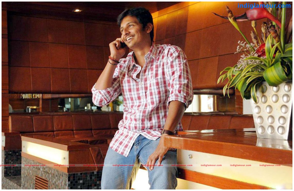Rowthiram Movie hd photo
