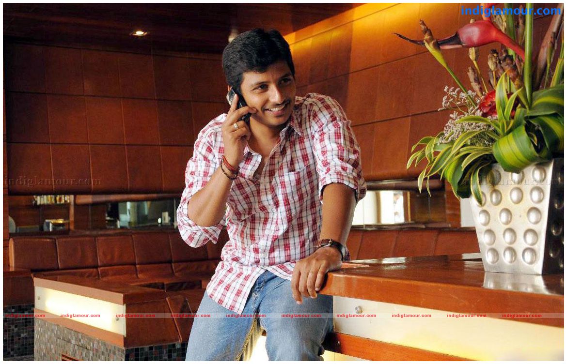 Rowthiram Movie hd photo